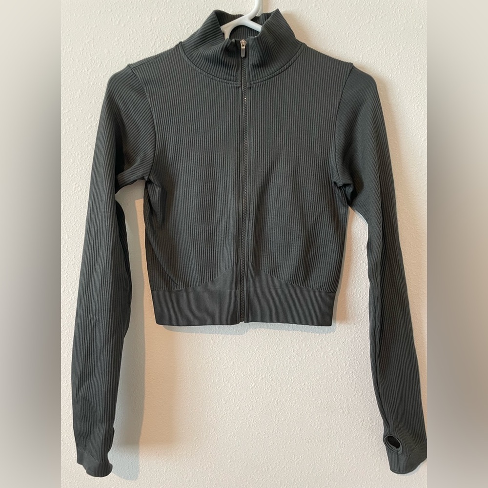 Gym long sleeve slim fit zip up top